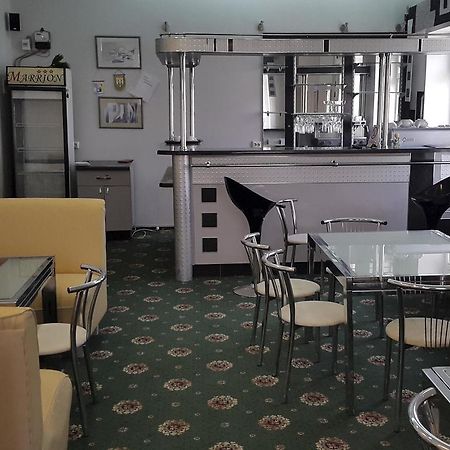 אודסה Marrion Hotel מראה חיצוני תמונה